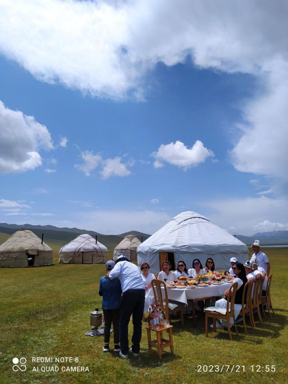 Zalkar Yurt Camp Hotel Song-Kul Bagian luar foto