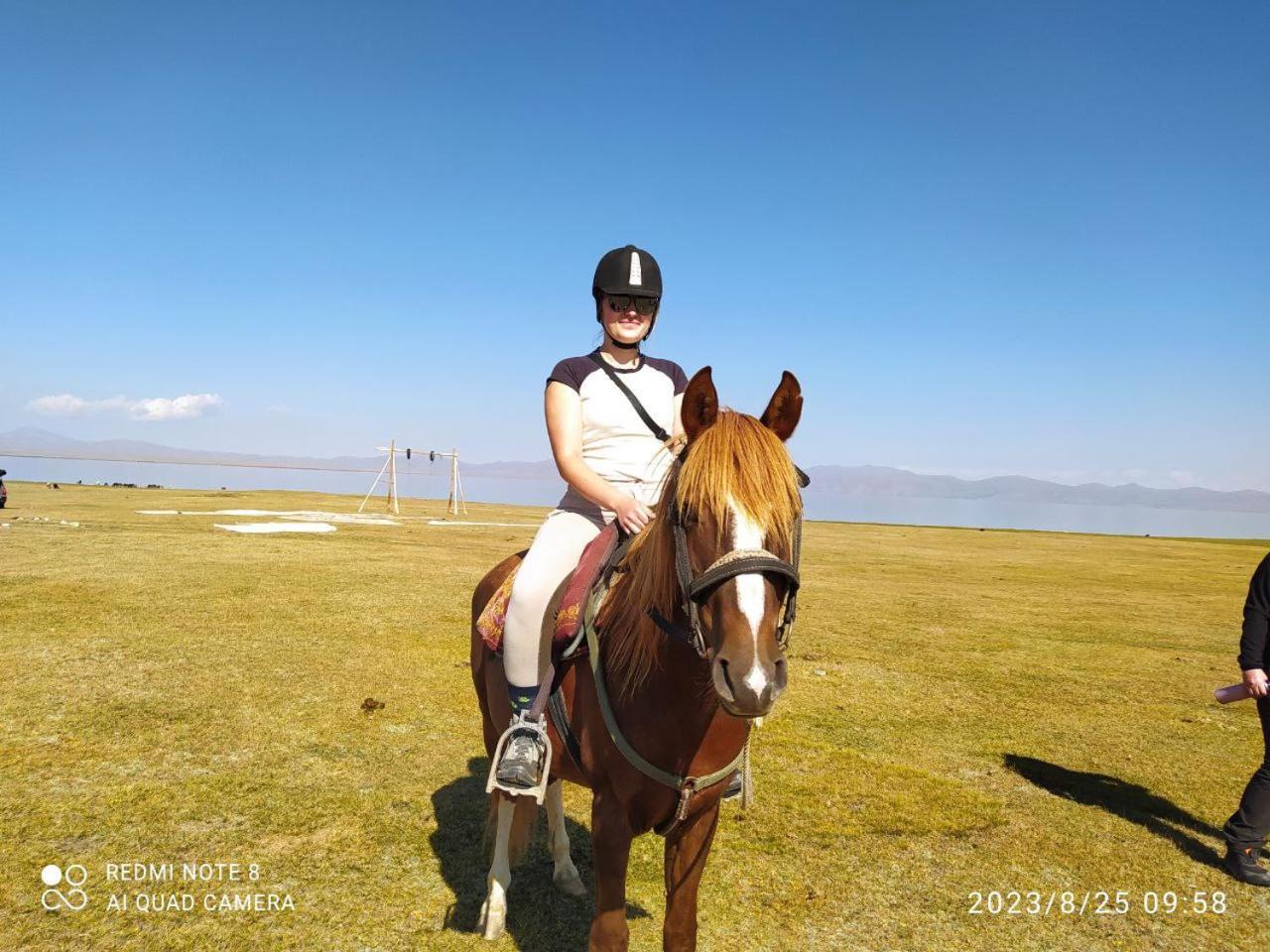 Zalkar Yurt Camp Hotel Song-Kul Bagian luar foto