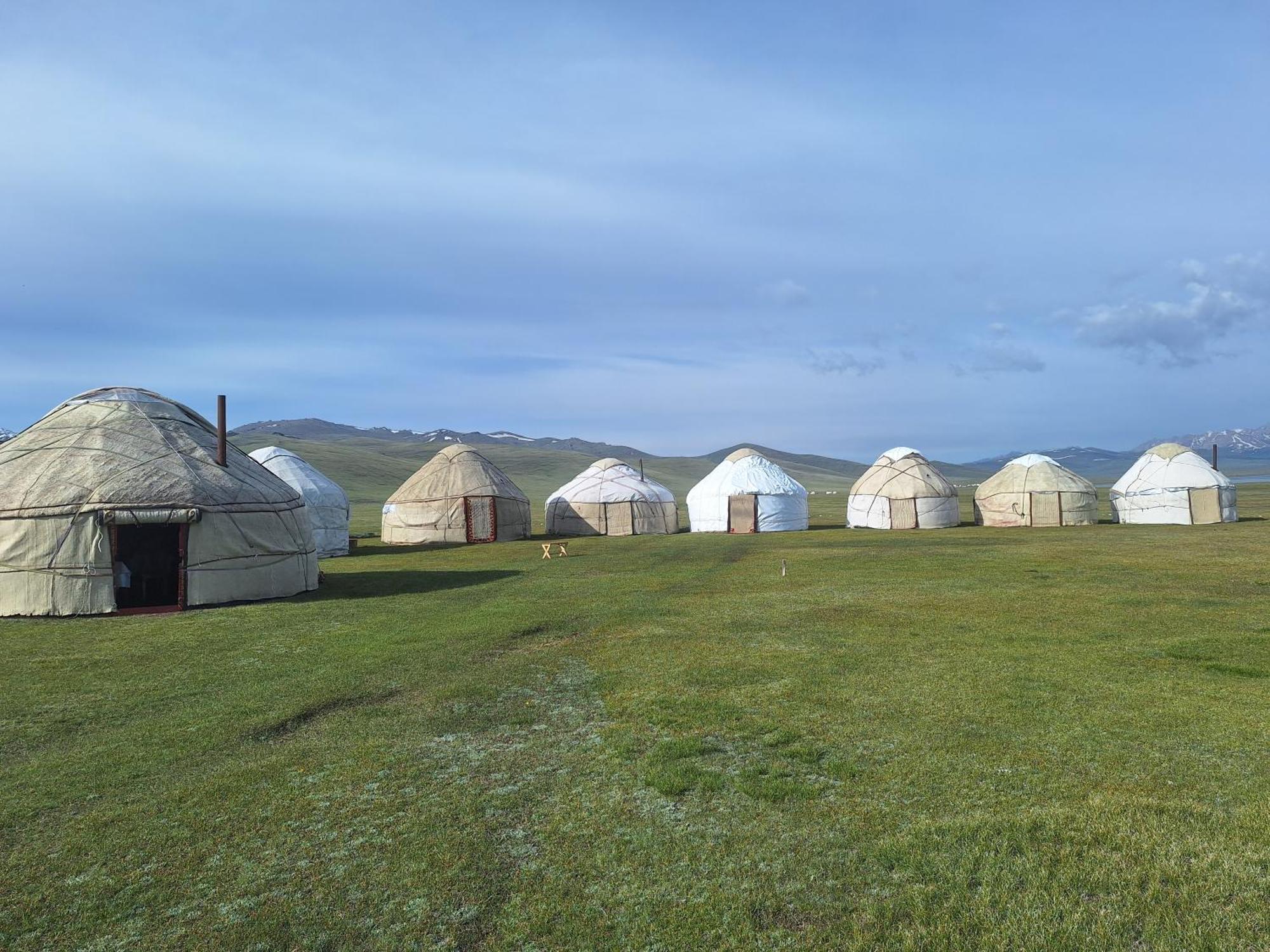 Zalkar Yurt Camp Hotel Song-Kul Bagian luar foto