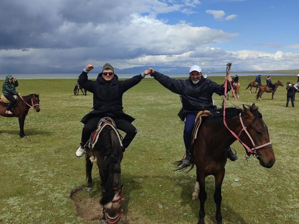 Zalkar Yurt Camp Hotel Song-Kul Bagian luar foto