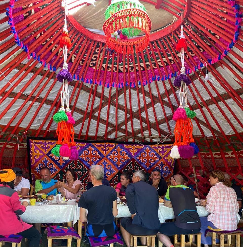 Zalkar Yurt Camp Hotel Song-Kul Bagian luar foto