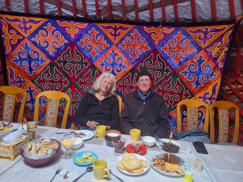Zalkar Yurt Camp Hotel Song-Kul Bagian luar foto